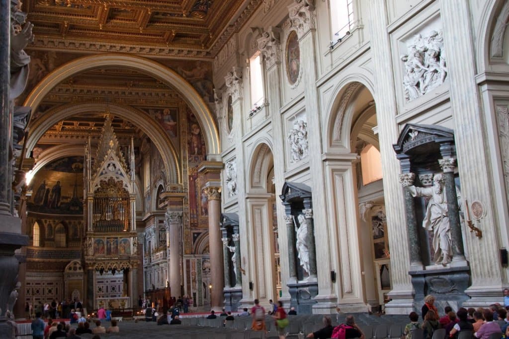 Estrutura da Basílica di San Giovanni in Laterano em Roma Estrutura da Basílica di San Giovanni in Laterano em Roma
