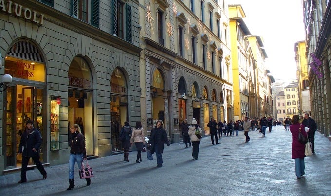 Compras na Via Del Corso em Roma Compras na Via Del Corso em Roma