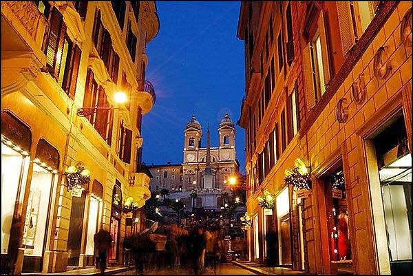 Compras na Via Condotti em Roma Compras na Via Condotti em Roma