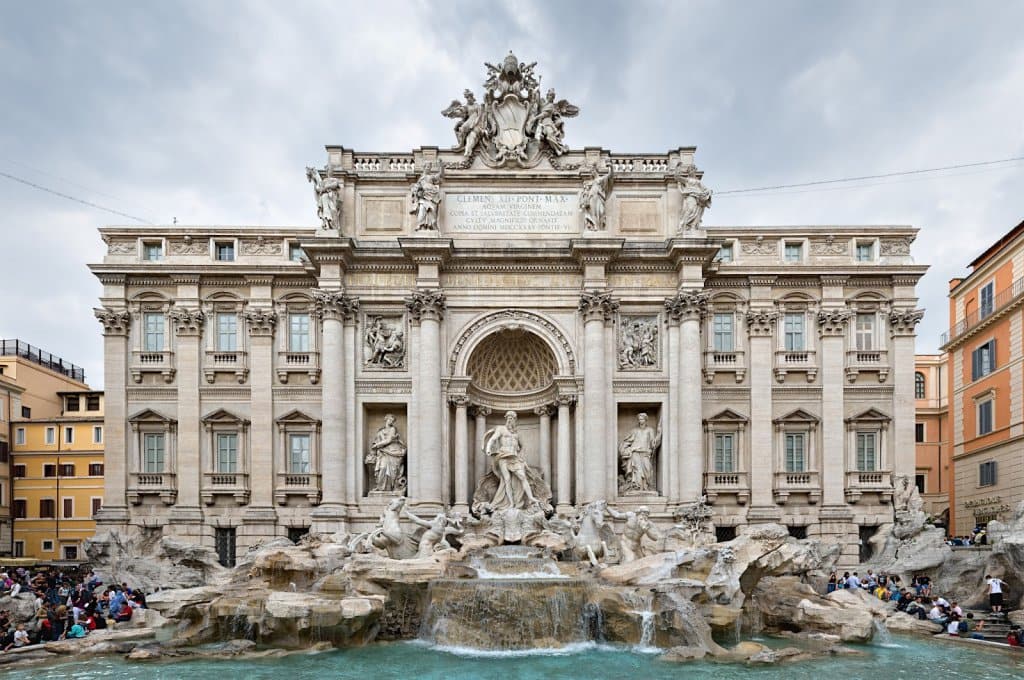 Roteiro de um dia em Roma: Fontana Di Trevi Roteiro de um dia em Roma: Fontana Di Trevi