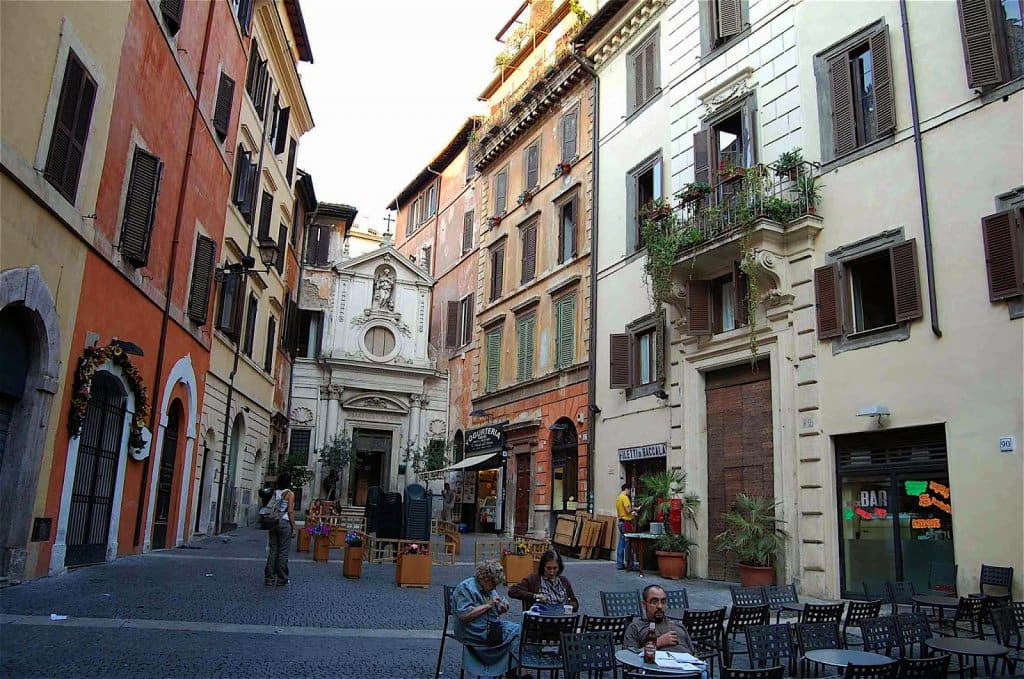 Compras na Via dei Giubbonari em Roma Compras na Via dei Giubbonari em Roma