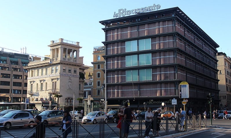 Compra de perfumes na loja La Rinascente em Roma Compra de perfumes na loja La Rinascente em Roma