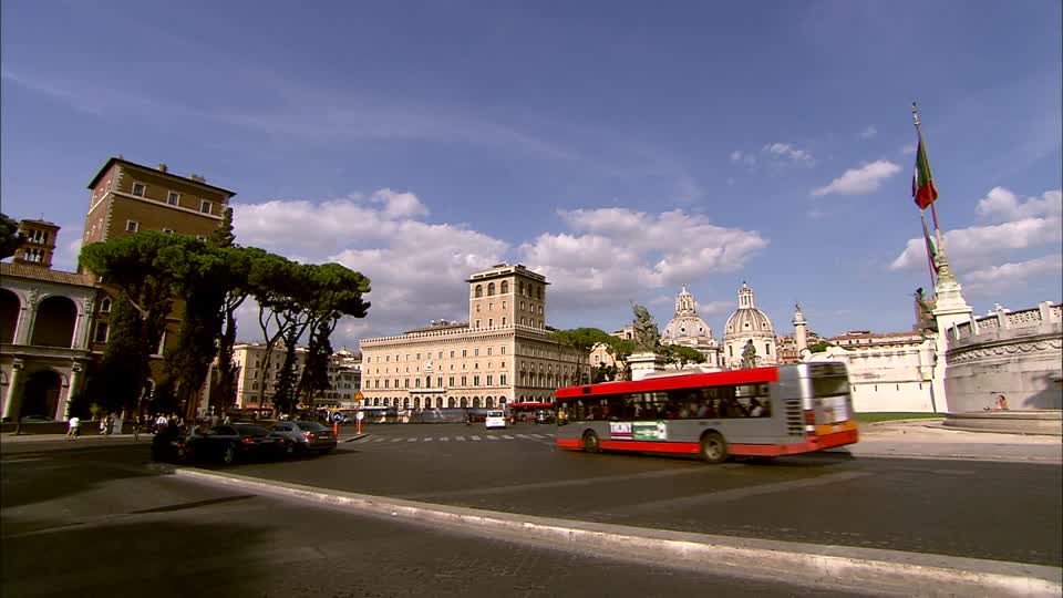 Transportes para ir até o Monumento a Vítor Emanuel II em Roma Transportes para ir até o Monumento a Vítor Emanuel II em Roma