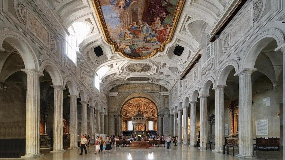 Basílica San Pietro in Vincoli em Roma Basílica San Pietro in Vincoli em Roma