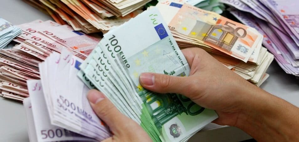 Dinheiro vivo e euro em espécie Dinheiro vivo e euro em espécie