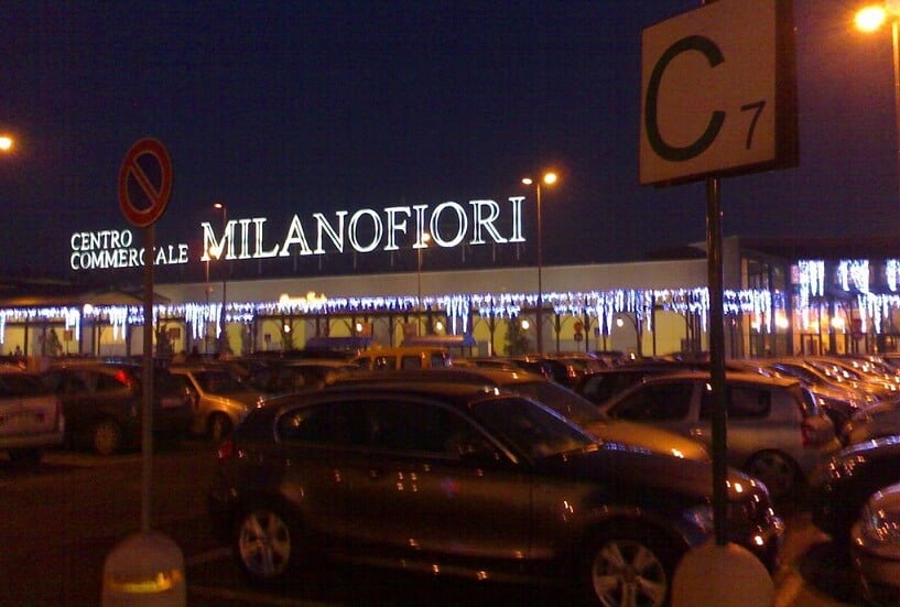 Shopping Centro Commerciale Milano Fiore em Milão Shopping Centro Commerciale Milano Fiore em Milão