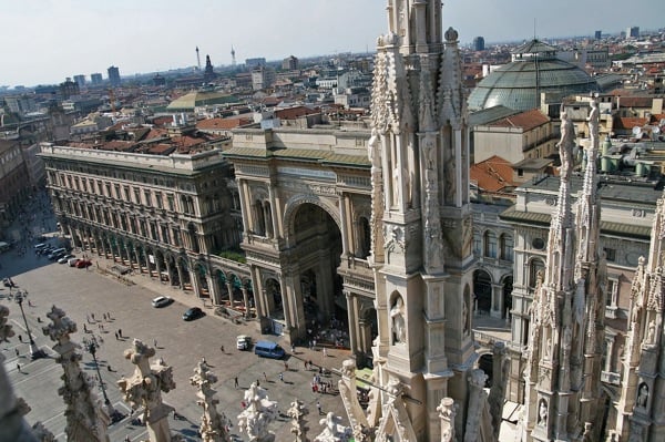 Vista da Piazza Duomo em Milão Vista da Piazza Duomo em Milão