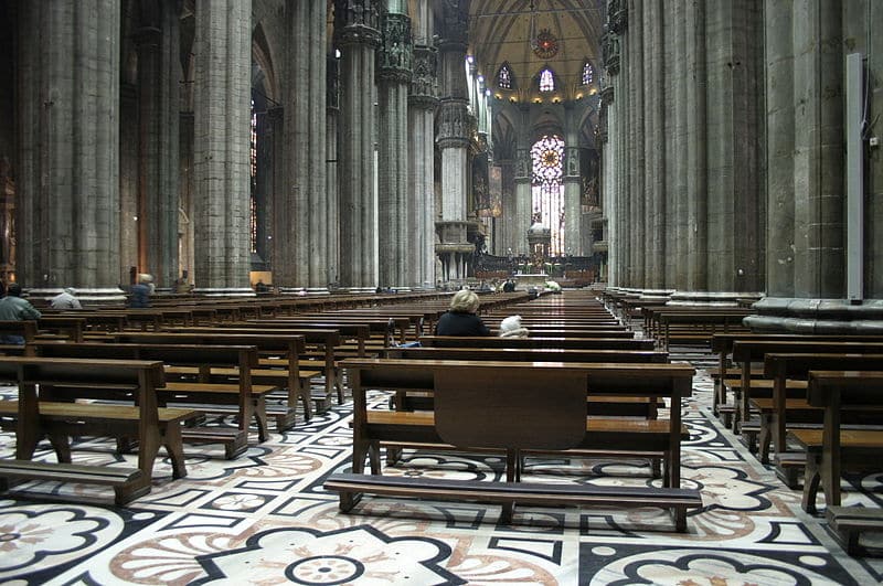 Área interna da Catedral de Milão Área interna da Catedral de Milão