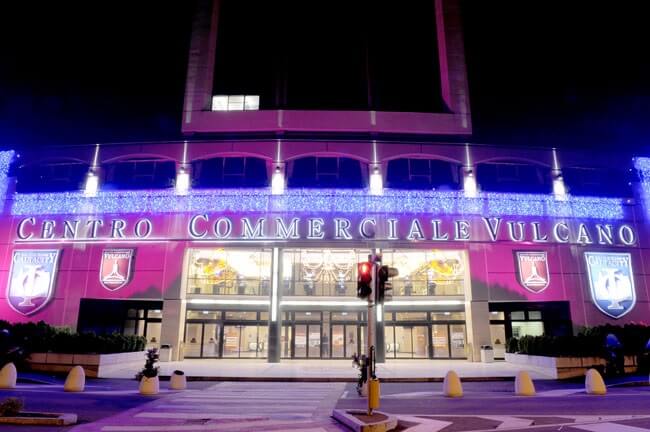 Centro Commerciale Vulcano em Milão Centro Commerciale Vulcano em Milão