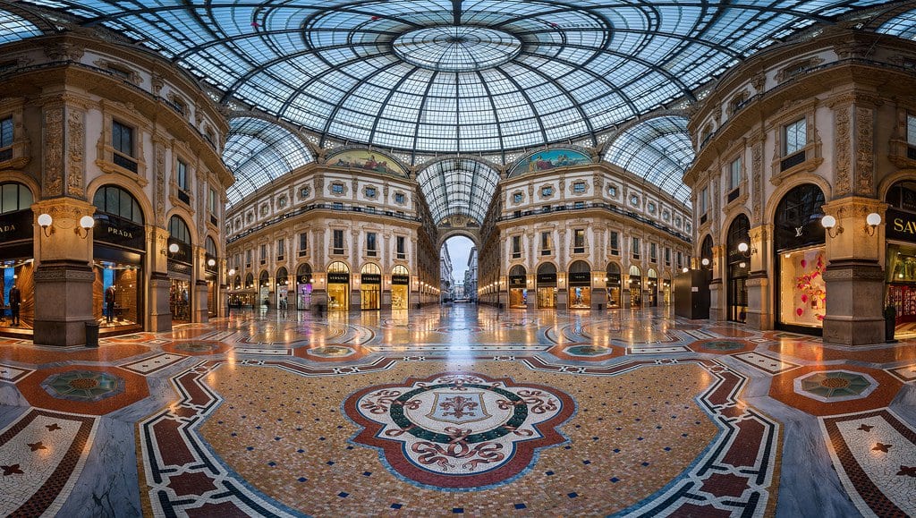 Galeria Vittorio Emanuelle II em Milão Galeria Vittorio Emanuelle II em Milão