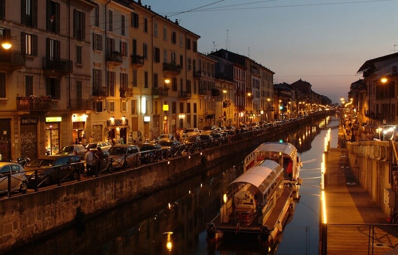 Passeio romântico por Navigli em Milão Passeio romântico por Navigli em Milão