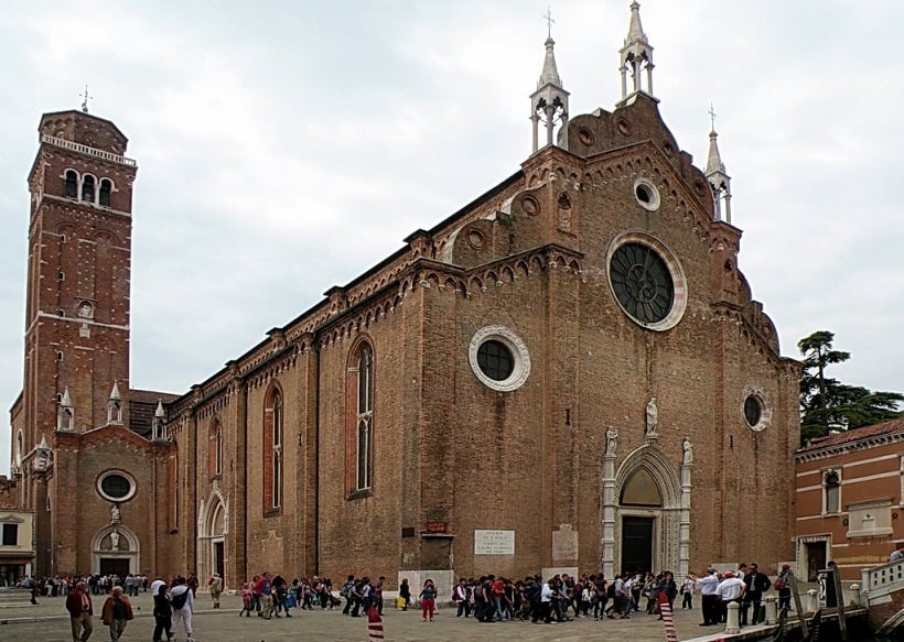 Estrutura da Basílica Santa Maria Gloriosa em Veneza Estrutura da Basílica Santa Maria Gloriosa em Veneza