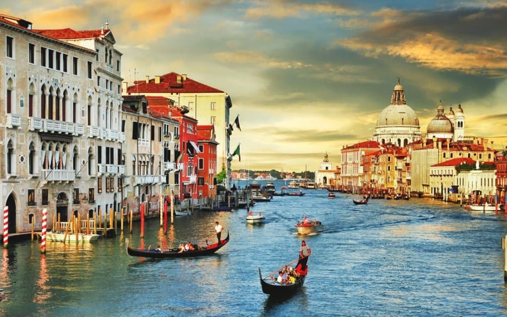 Canais em Veneza Canais em Veneza