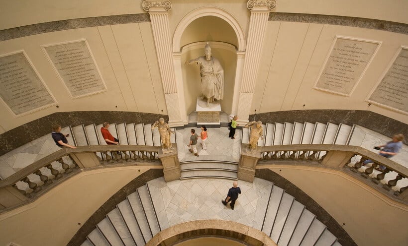 Museu Arqueológico Nacional de Nápoles Museu Arqueológico Nacional de Nápoles