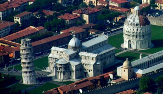 Piazza dei Miracoli em Pisa Piazza dei Miracoli em Pisa