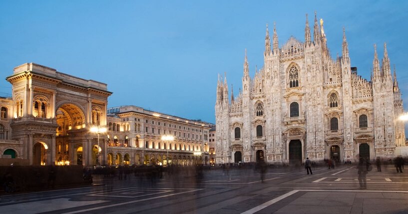 Piazza Duomo em Milão Piazza Duomo em Milão