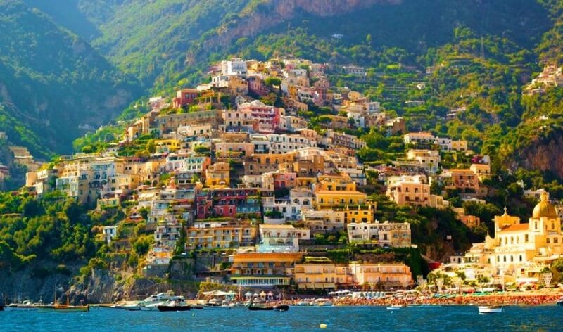Praias em Amalfi na Costa Amalfitana Praias em Amalfi na Costa Amalfitana