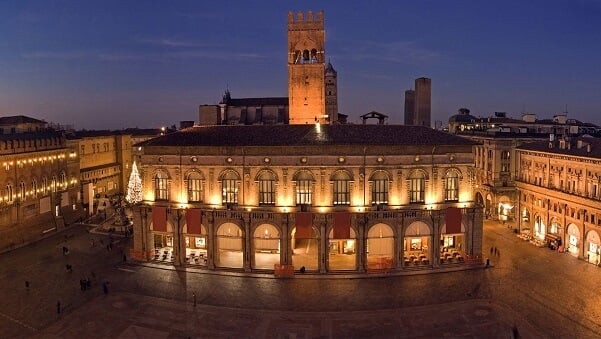 Piazza Maggiore em Bolonha na Itália Piazza Maggiore em Bolonha na Itália