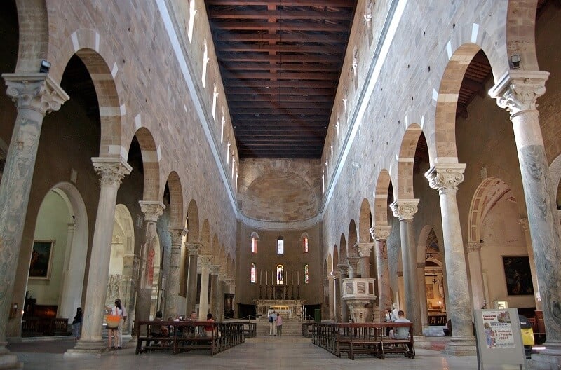 Basílica de São Frediano em Lucca Basílica de São Frediano em Lucca