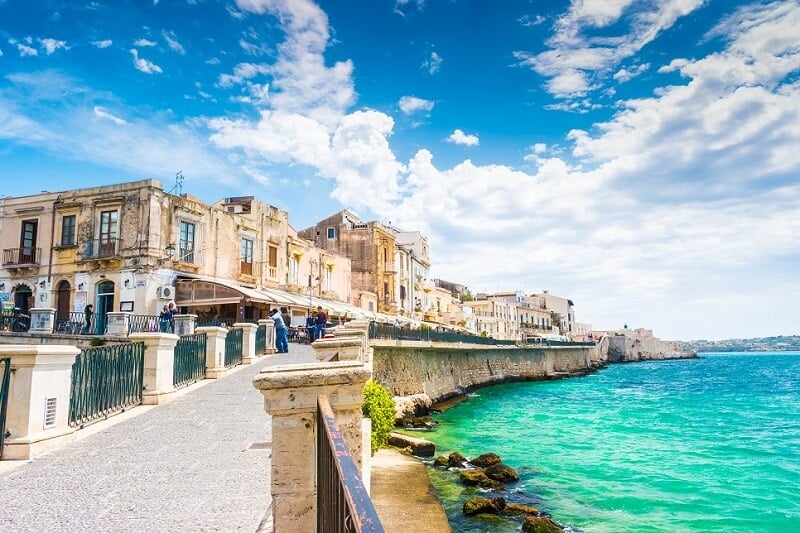 Ilha Ortigia na cidade de Siracusa em Sicília Ilha Ortigia na cidade de Siracusa em Sicília