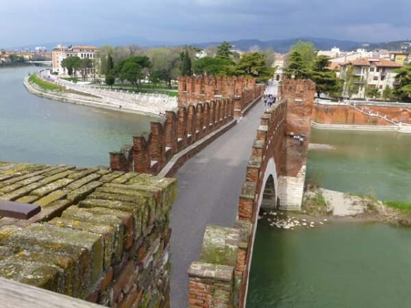 Ponte Scaligero em Verona na Itália Ponte Scaligero em Verona na Itália
