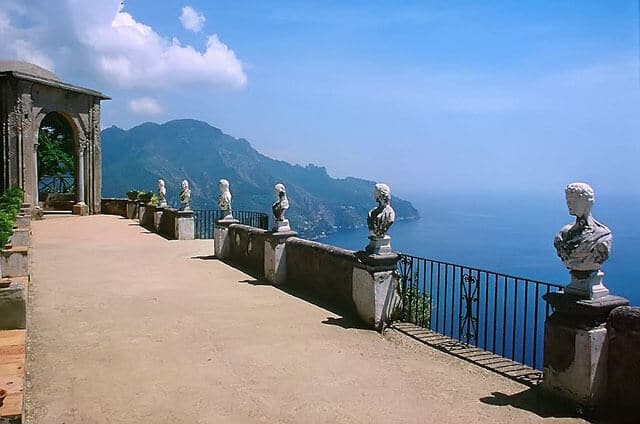 Tours pelos bairros e ruelas de Ravello Tours pelos bairros e ruelas de Ravello