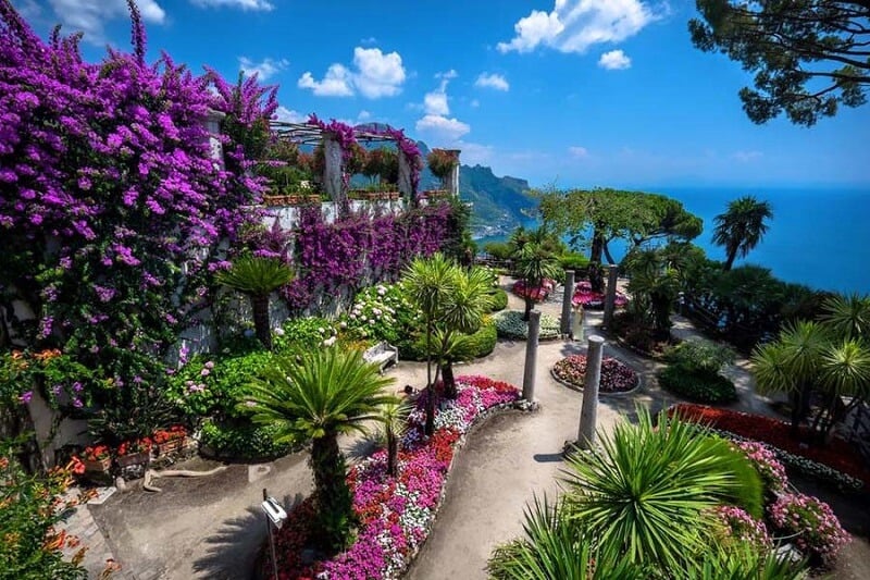 Fotos ao longo da Villa Rufolo em Ravello Fotos ao longo da Villa Rufolo em Ravello