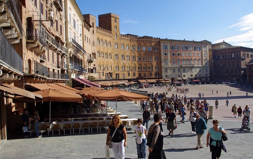 Restaurante na Piazza del Campo em Siena Restaurante na Piazza del Campo em Siena