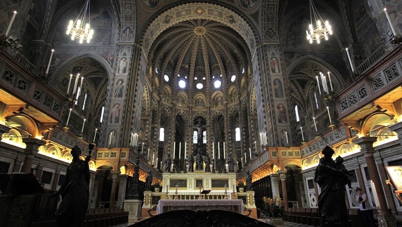 Interior da Basílica di Sant' Antonio em Pádua Interior da Basílica di Sant' Antonio em Pádua