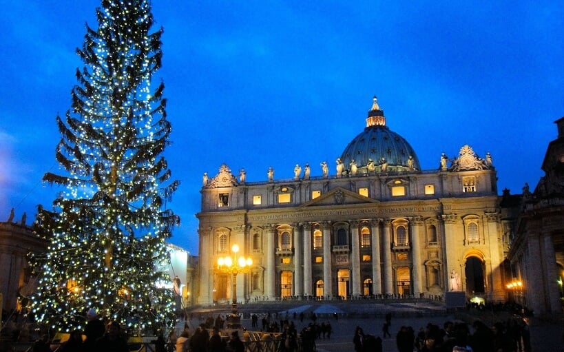 Árvore de Natal montada no Vaticano Árvore de Natal montada no Vaticano