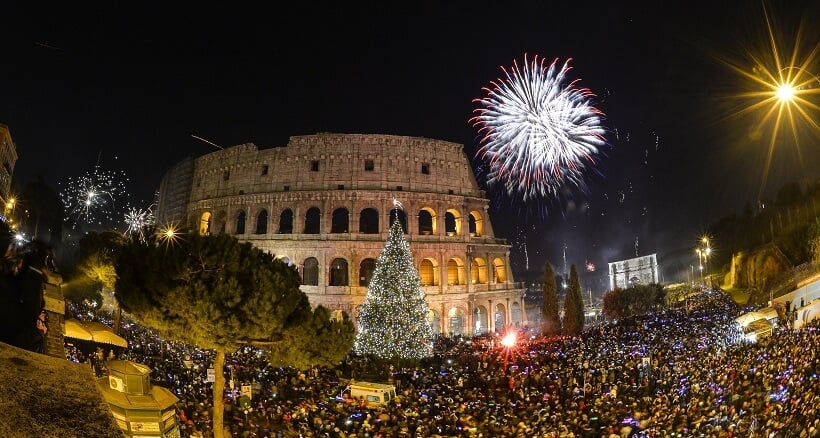 Ano Novo sendo comemorado no Colsieu de Roma Ano Novo sendo comemorado no Colsieu de Roma