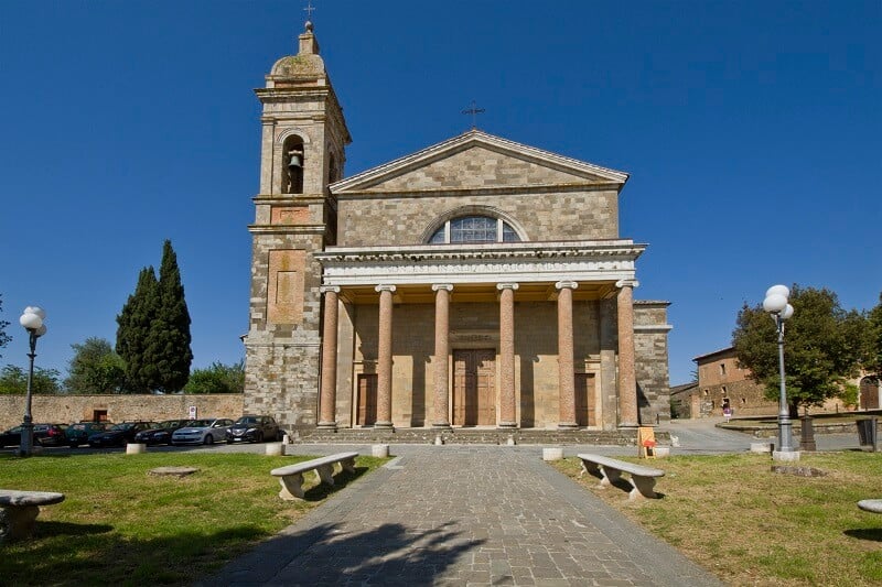 Duomo de Santíssimo Salvatore em Montalcino Duomo de Santíssimo Salvatore em Montalcino