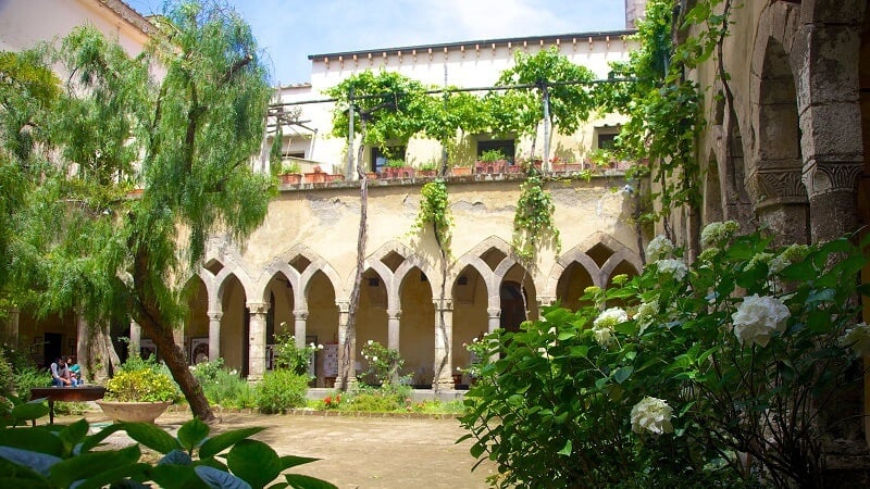 Jardim da Chiesa di San Francesco em Sorrento Jardim da Chiesa di San Francesco em Sorrento