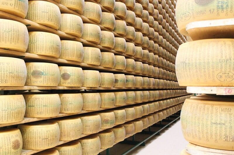 Fábrica de queijo em Parma Fábrica de queijo em Parma