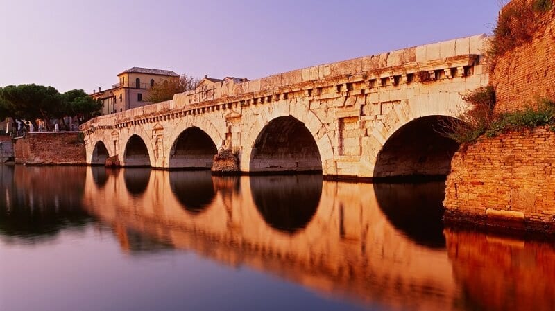 Ponte do Tibério em Rimini Ponte do Tibério em Rimini