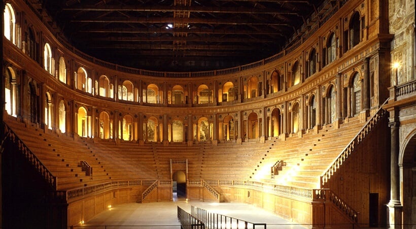 Interior do Teatro Farnese em Parma Interior do Teatro Farnese em Parma