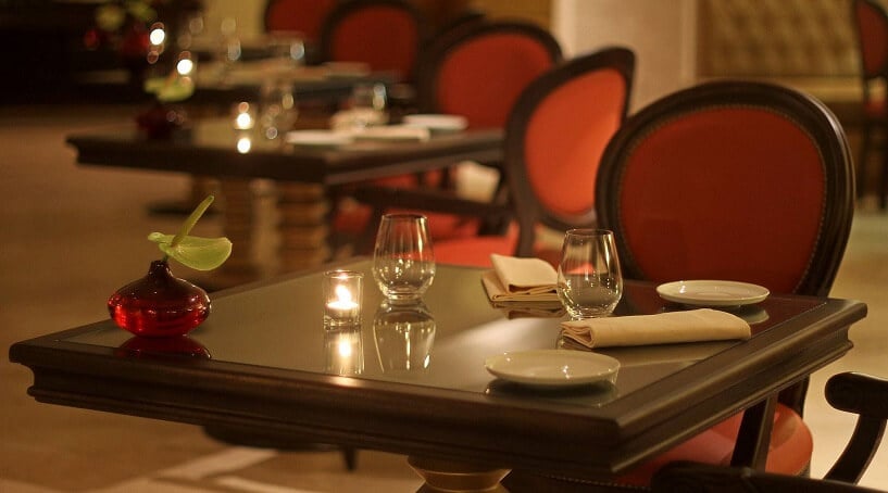 Mesa arrumada em restaurante Mesa arrumada em restaurante