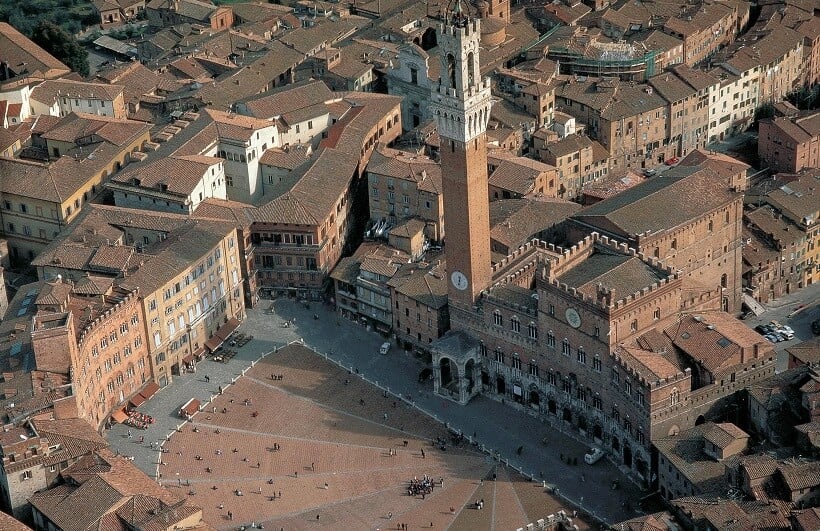Palazzo Comunale visto do alto Palazzo Comunale visto do alto