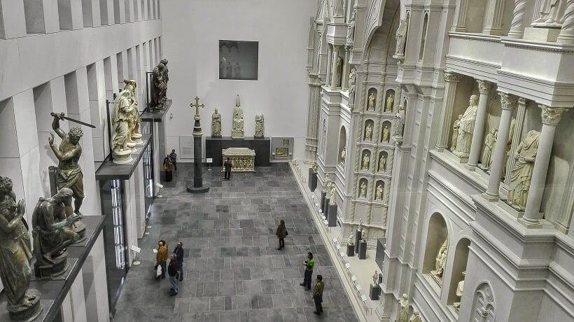 Interior do Museu dell'Opera del Duomo em Siena Interior do Museu dell'Opera del Duomo em Siena