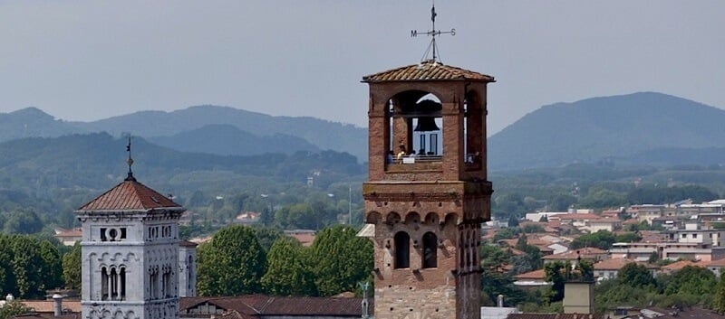 Topo da Torre delle Ore em Lucca