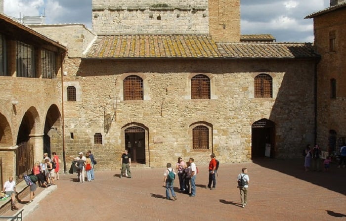 Visitantes no Museo d'Arte Sacra Visitantes no Museo d'Arte Sacra