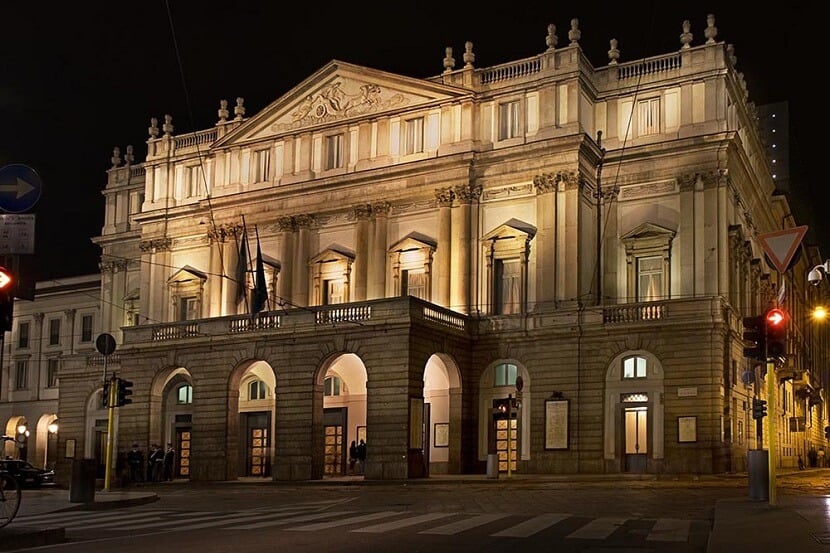Fachada do Teatro La Scala em Milão Fachada do Teatro La Scala em Milão