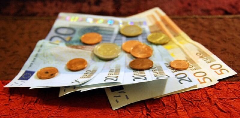 Notas e moedas de euros Notas e moedas de euros