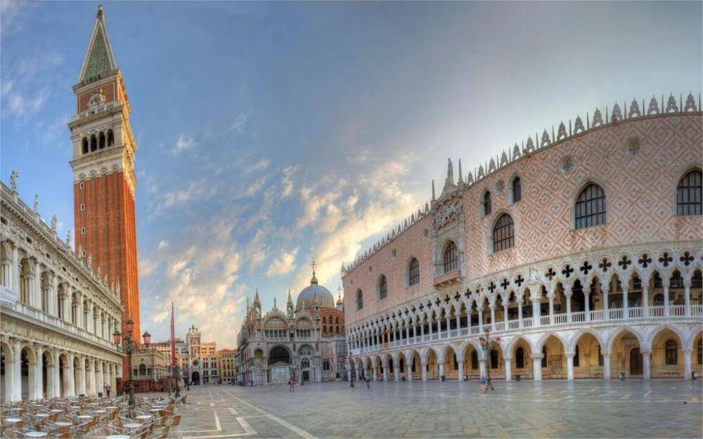 Piazza San Marcos em Veneza na Itália Piazza San Marcos em Veneza na Itália