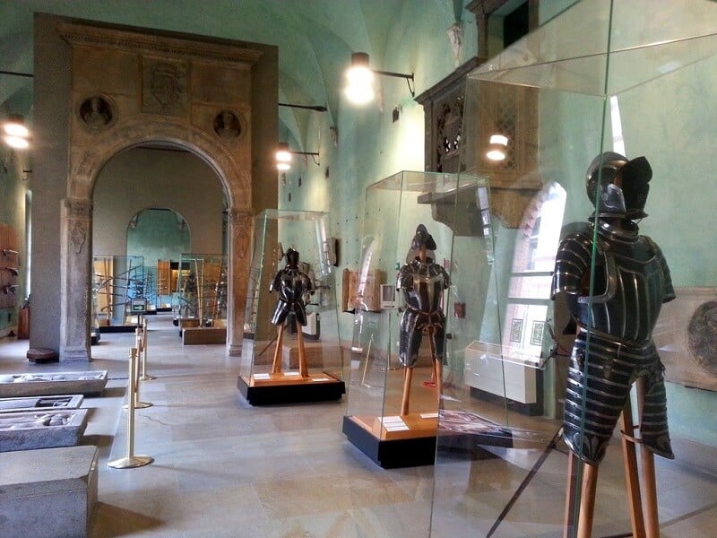 Armaduras expostas no Castelo Sforsezo Armaduras expostas no Castelo Sforsezo