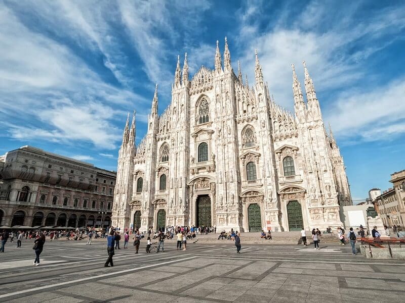 Catedral de Milão na Piazza del Duomo na Itália Catedral de Milão na Piazza del Duomo na Itália