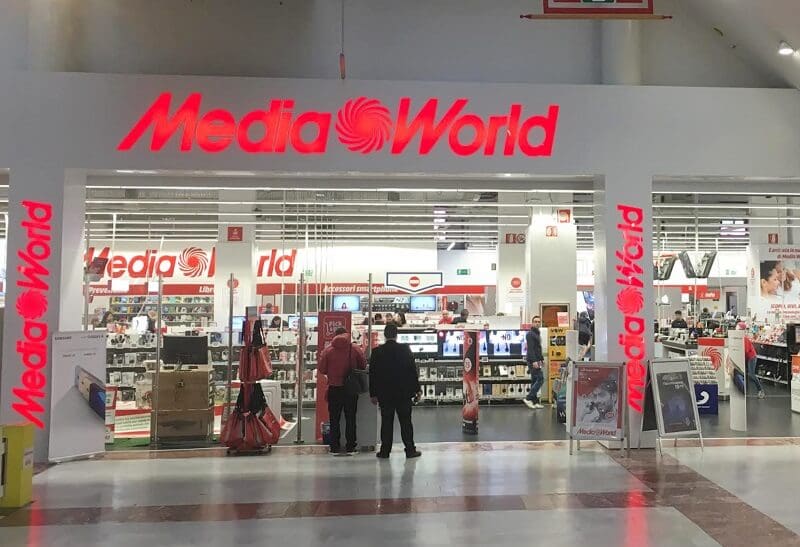 Loja Media World no Centro Commerciale I Gigli Loja Media World no Centro Commerciale I Gigli