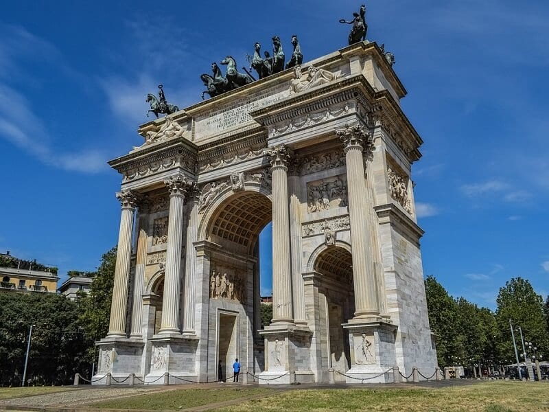 Detalhes da arquitetura do Arco della Pace Detalhes da arquitetura do Arco della Pace