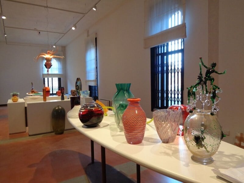 Obras de vidro expostas no Museu do Vidro Obras de vidro expostas no Museu do Vidro