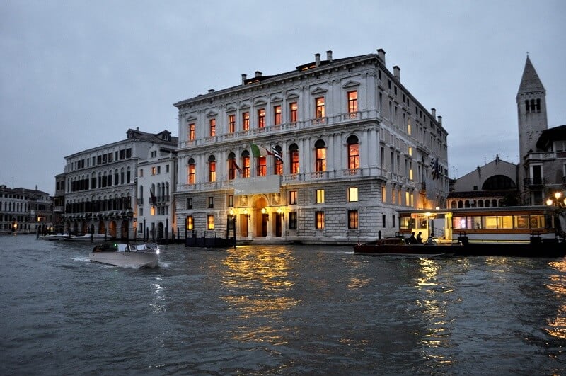 Fachada do Palazzo Grassi Fachada do Palazzo Grassi